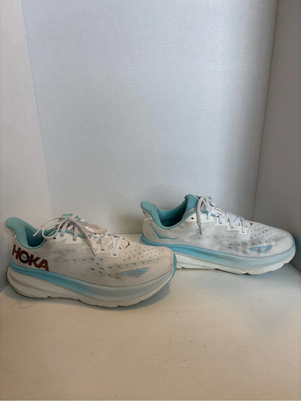 HOKA Women's Clifton 9 white running shoes size W 11D